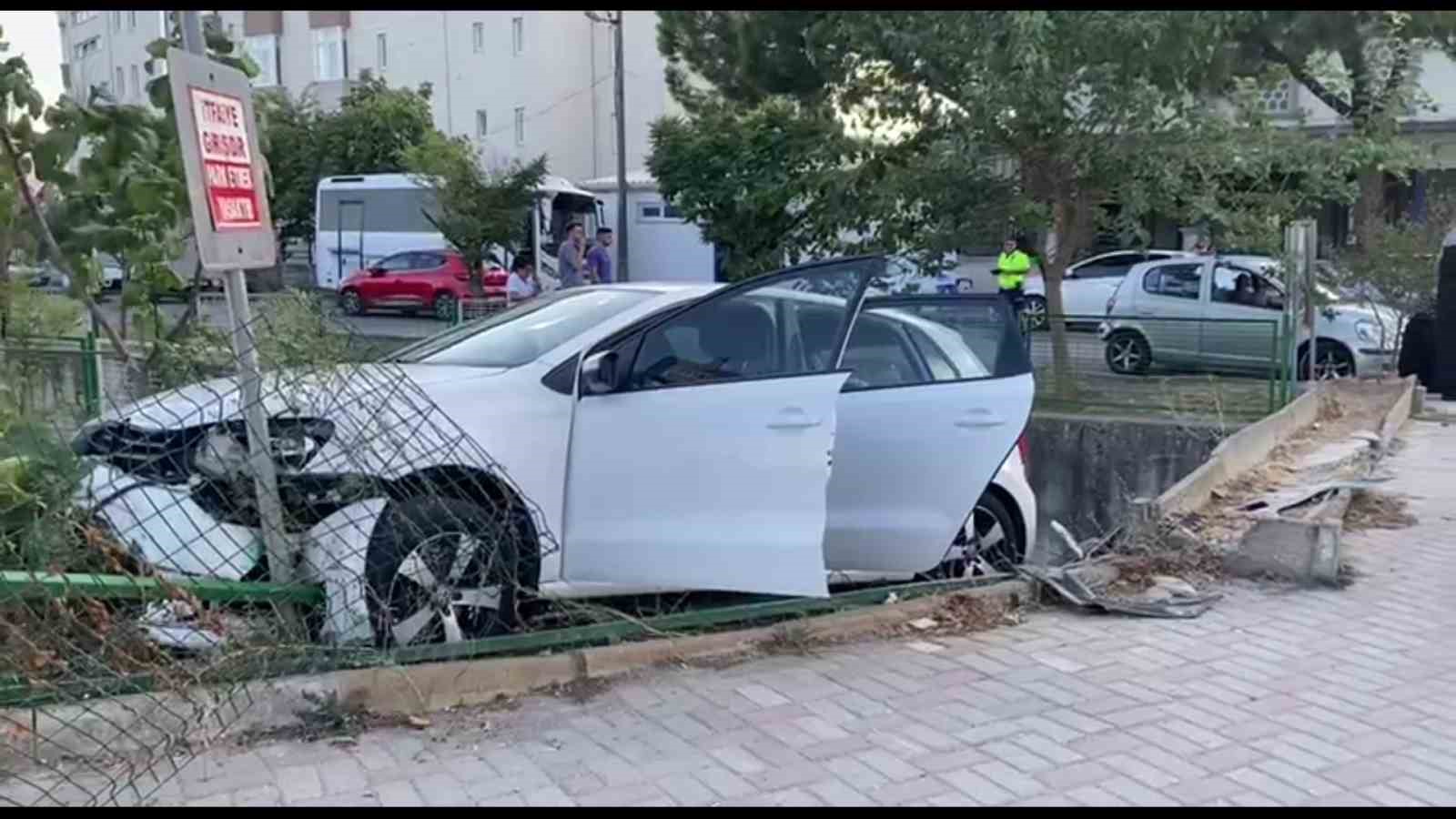 GÖNEN'DE TRAFİK KAZASINDA 1 KİŞİ YARALANDI