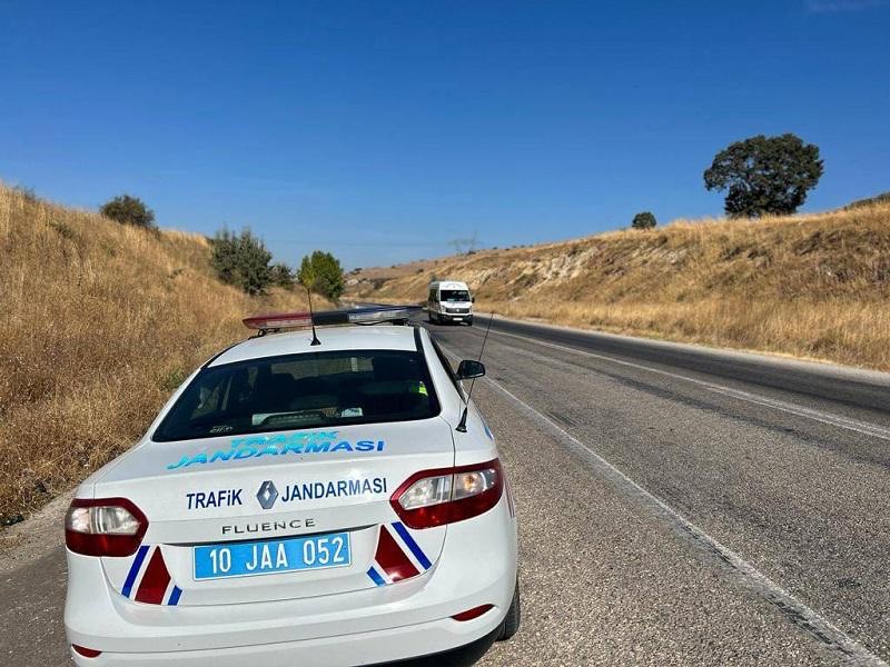 Balıkesir’de 746 araca denetim Balıkesir İl Jandarma Komutanlığı Trafik Jandarmasınca yapılan “Radarla Hız Denetimi”