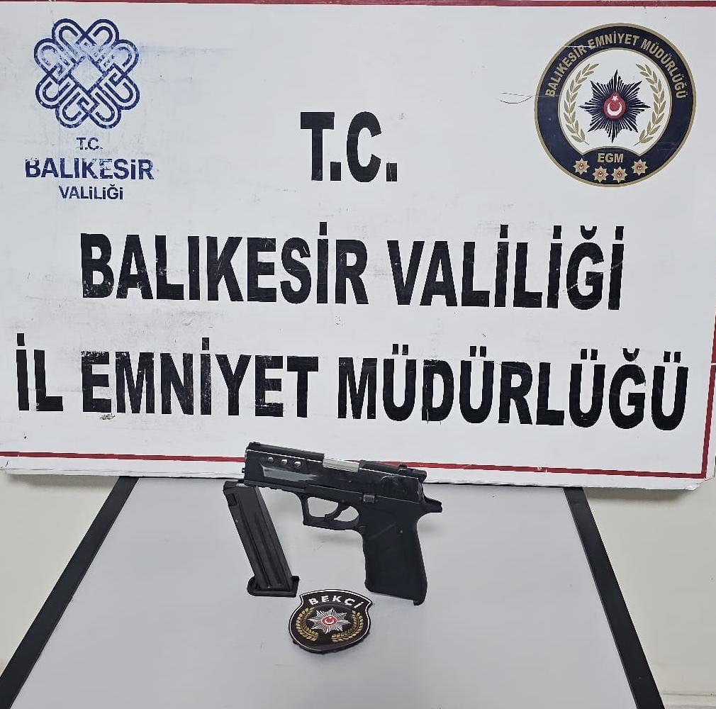 7 ilçede 22 kişiye gözaltı Balıkesir İl Emniyet Müdürlüğü tarafından yapılan operasyonda 22 kişi yakalanırken,
