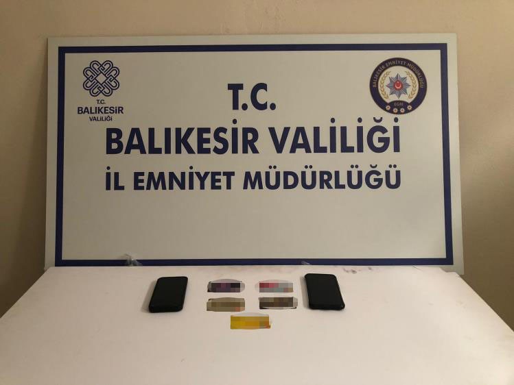 İNTERNET DOLANDIRICILIĞI YAPAN 2 KİŞİ YAKALANDI