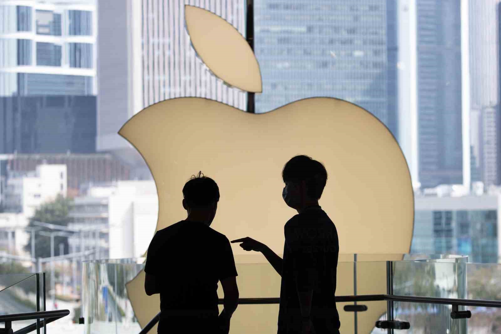 APPLE'IN İPHONE 15 MODELİNİ TANITMASINA SAYILI GÜNLER KALDI. KULLANICILAR GERİ
