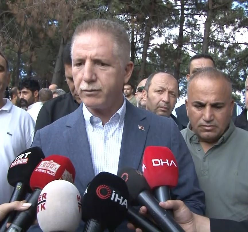 SULTANGAZİ'DE ORMANLIK ALANDA ÇIKAN YANGINLA İLGİLİ AÇIKLAMA YAPAN İSTANBUL VALİSİ