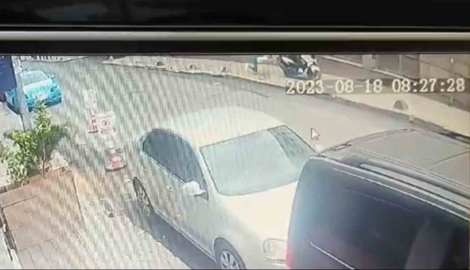 BEYOĞLU’NDA KADINLARI HEDEF ALAN MOTOSİKLETLİ ŞAHIS, HASTANEDEN ÇIKAN GENÇ BİR