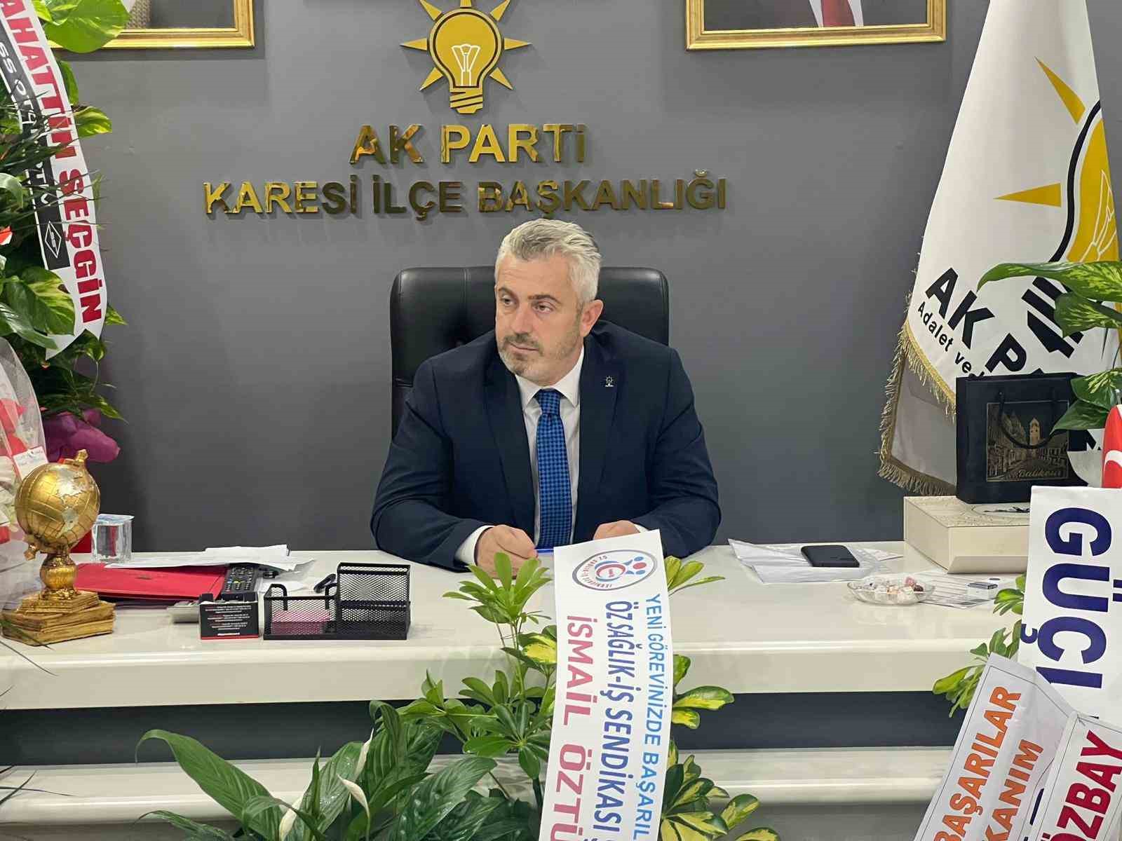 KARESİ'DE BAŞKAN HAKAN AKA'YA VATANDAŞLARDAN TEBRİK