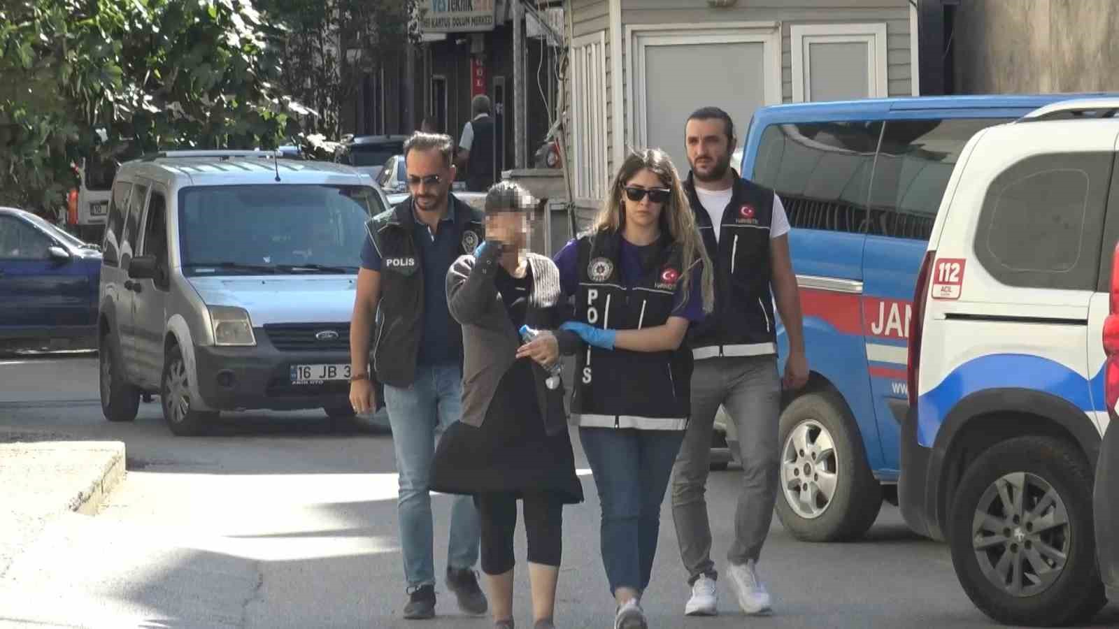 BURSA'NIN OSMANGAZİ İLÇESİNDE NARKOTİK POLİSİ TARAFINDAN YAKALANAN UYUŞTURUCU SATICISI 9