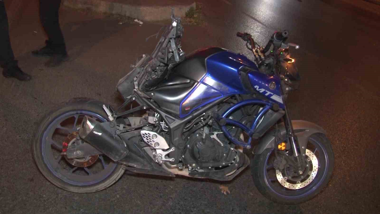 KARTAL'DA HIZ YAPAN MOTOSİKLETÇİ KAZA YAPTI: 1 AĞIR YARALI