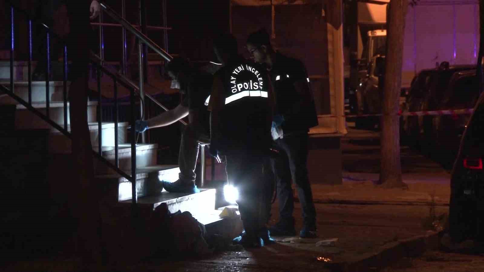 KARTAL'DA SİLAHLI ÇATIŞMA ÇIKTI: 1 AĞIR, 3 KİŞİ YARALANDI
