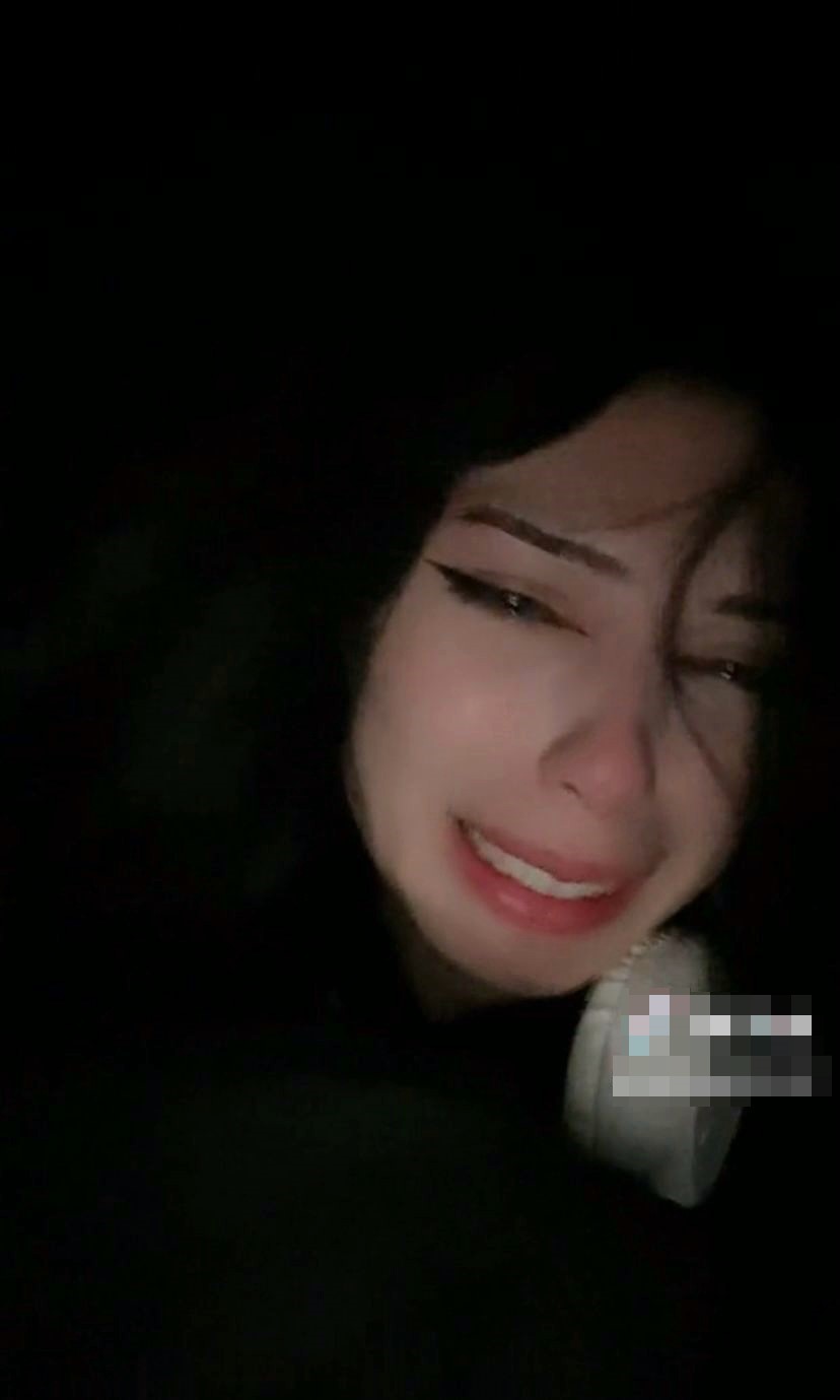 Kaybolan kızlarını beklerken kayalıklarda bulunan çantası geldi GENÇ KIZIN ACILI ANNE VE BABASI ONDAN KALAN EŞYALAR İLE