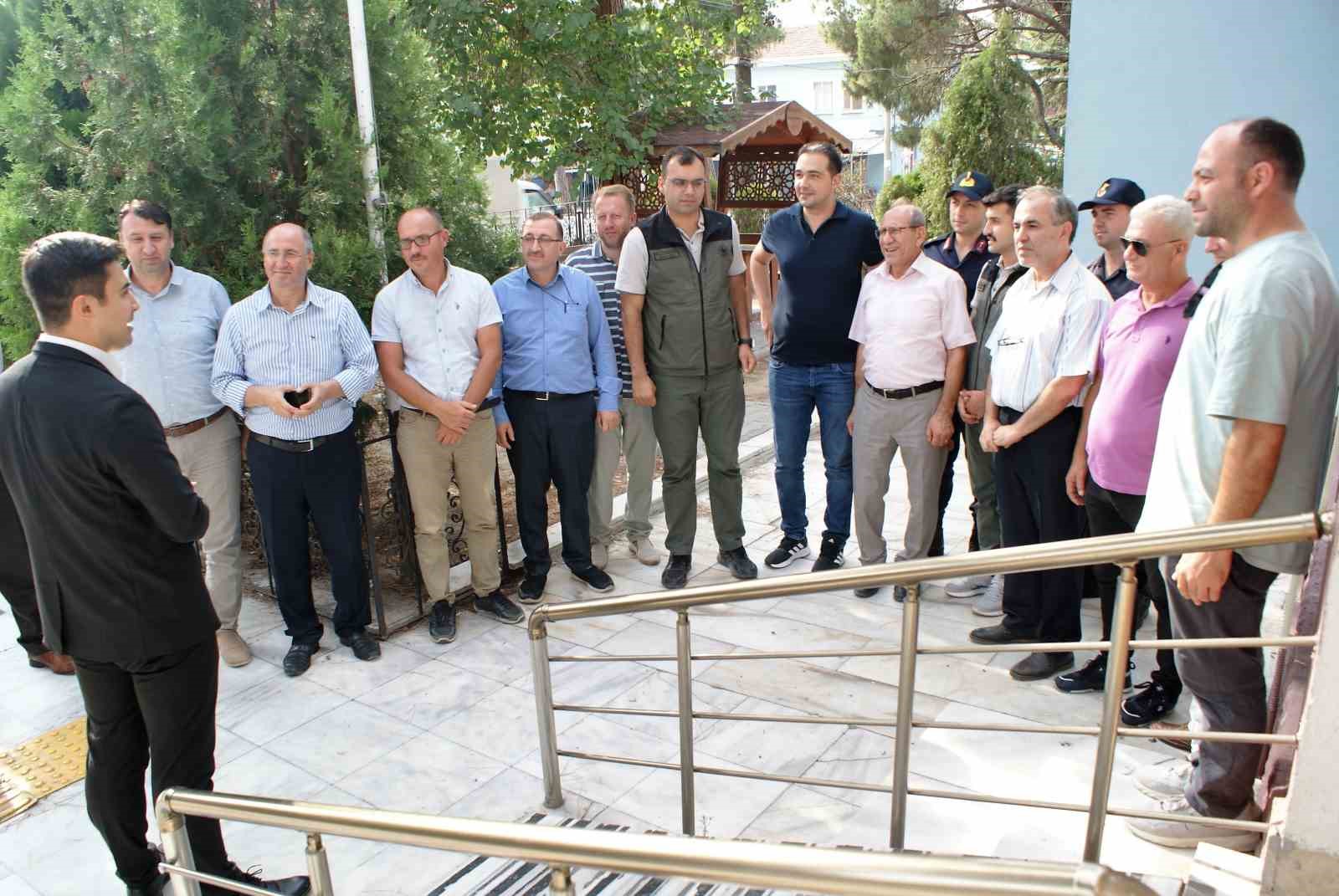 KAYMAKAM ÇELİK MANYAS’A VEDA ETTİ