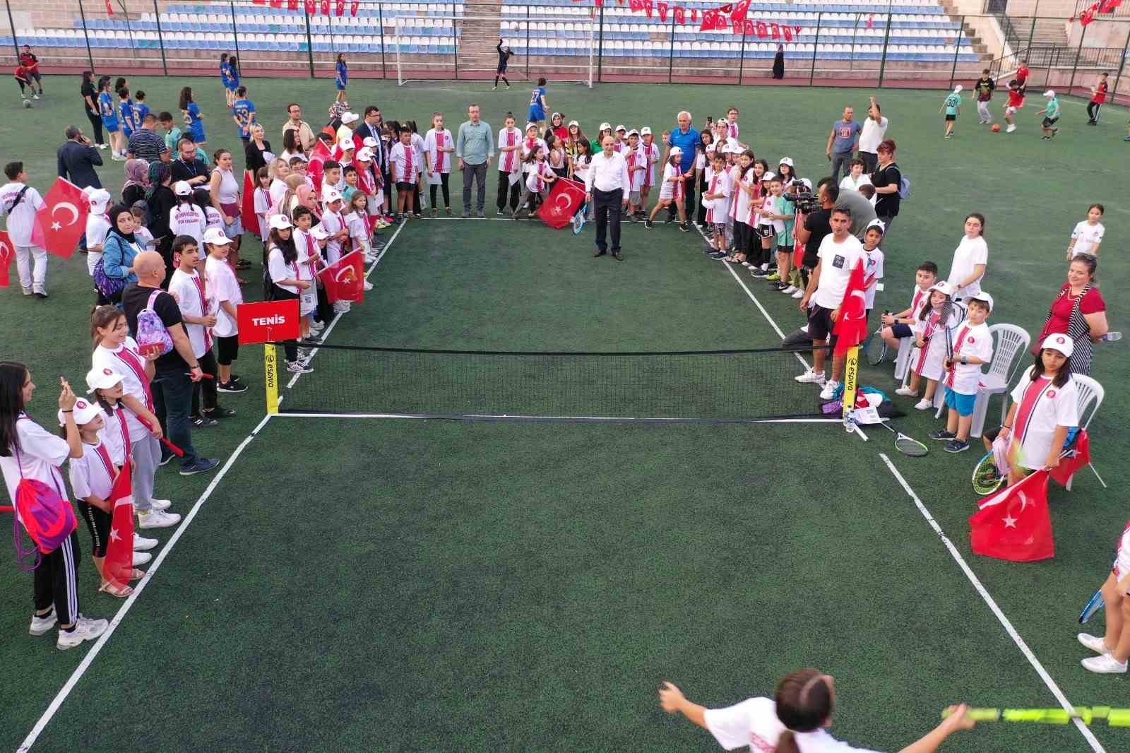 KEÇİÖREN BELEDİYESİ, YAZ SPOR OKULLARINDA 24 BRANŞTA EĞİTİM ALAN 7