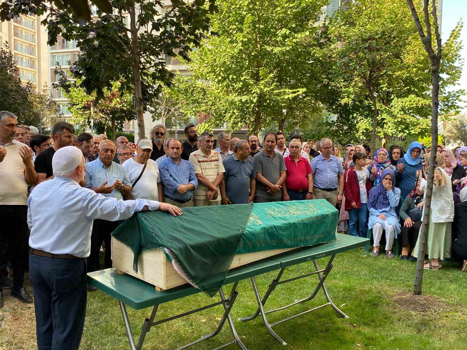 TEKİRDAĞ’DA SELDE HAYATINI KAYBEDEN RAİLE ŞİMŞEK İÇİN CENAZE NAMAZI KILINDI