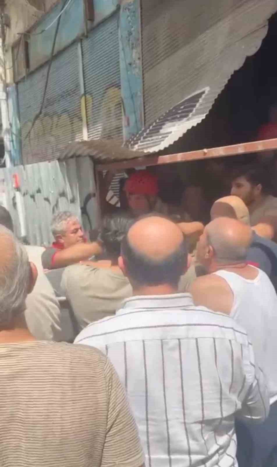 BEYOĞLU’NDA KLİMA TAKTIĞI ESNADA DENGESİNİ KAYBEDEREK 5. KATTAN DÜŞEN İŞÇİ