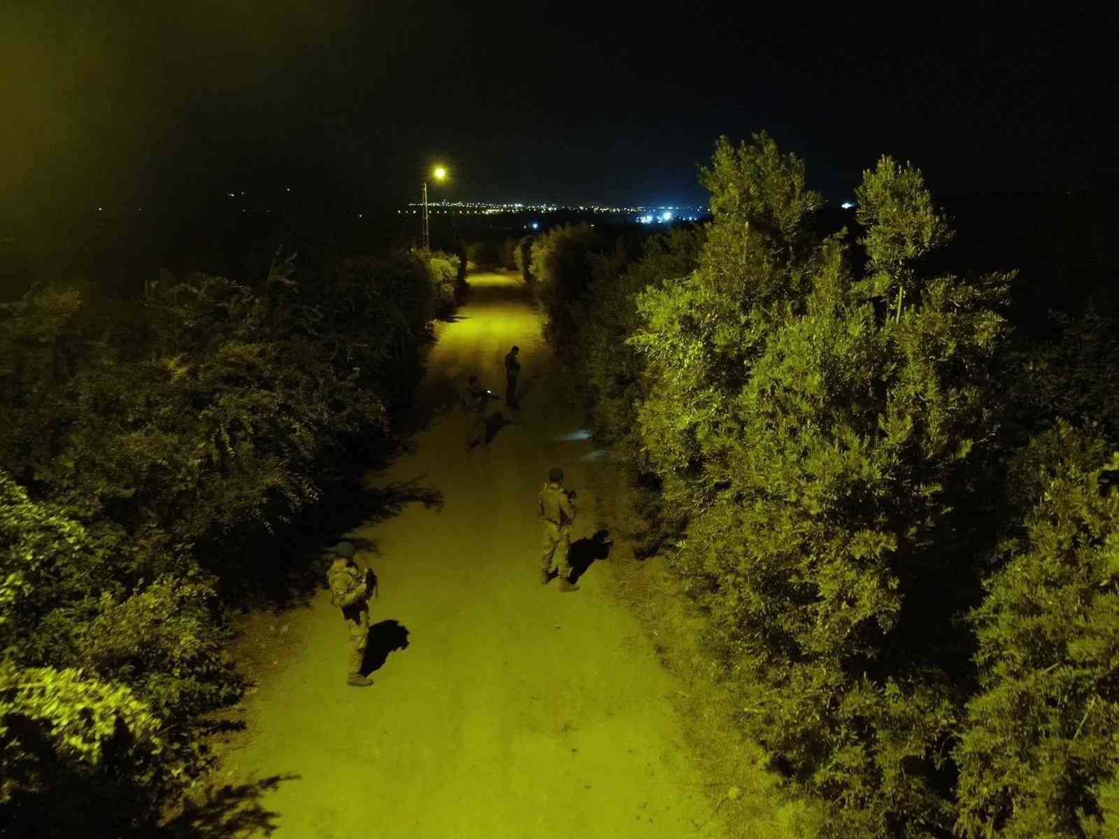 HATAY’IN ERZİN İLÇESİNDE NARENCİYE HASADININ YAKLAŞMASI İLE BİRLİKTE JANDARMA EKİPLERİ,