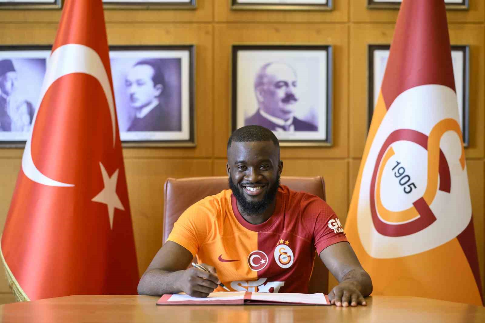 GALATASARAY'IN TOTTENHAM HOTSPUR'DAN SEZON SONUNA KADAR KİRALADIĞI TANGUY NDOMBELE, İMZA