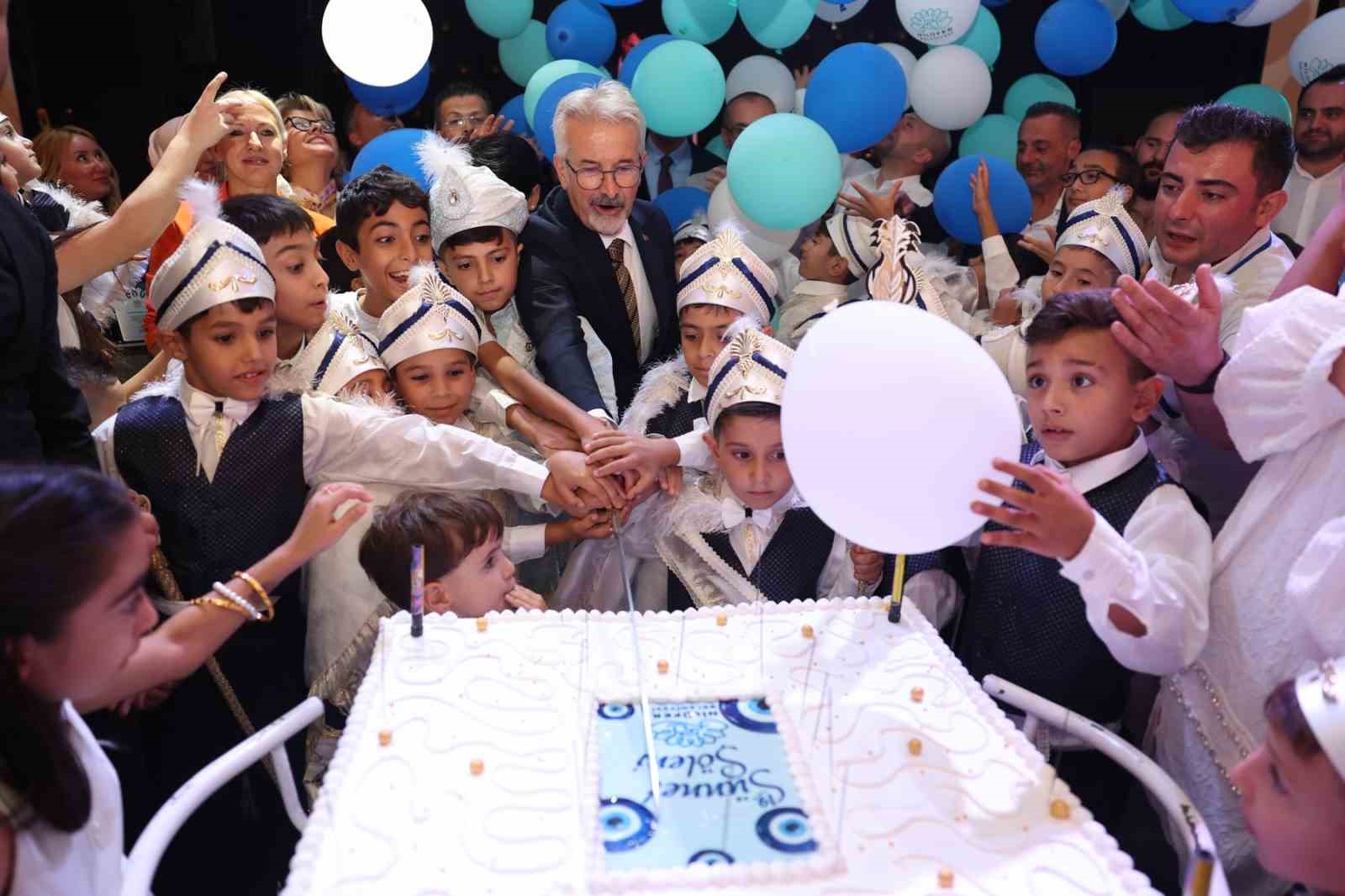 NİLÜFER BELEDİYESİ’NİN GELENEKSEL TOPLU SÜNNET ŞÖLENİNDE 268 ÇOCUK SÜNNET OLDU.