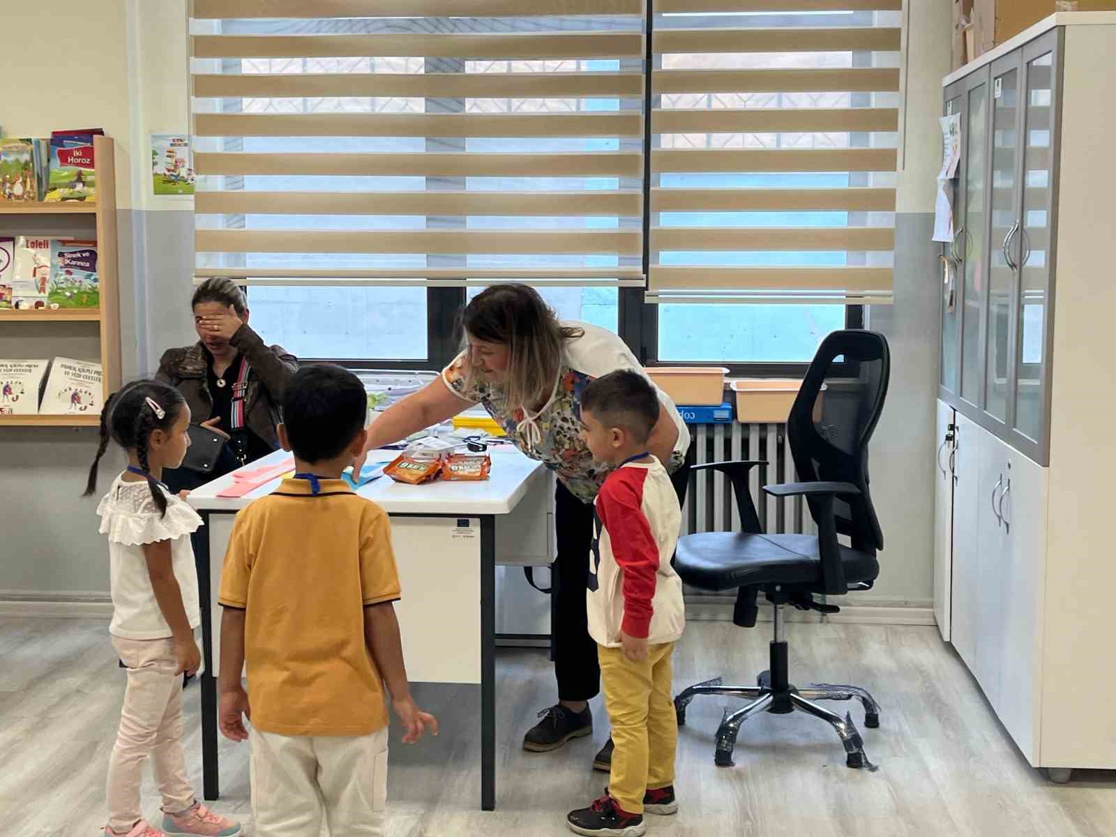 OKUL ÖNCESİ İLE BİRİNCİ SINIF ÖĞRENCİLERİ UYUM EĞİTİMLERİNE BAŞLADI