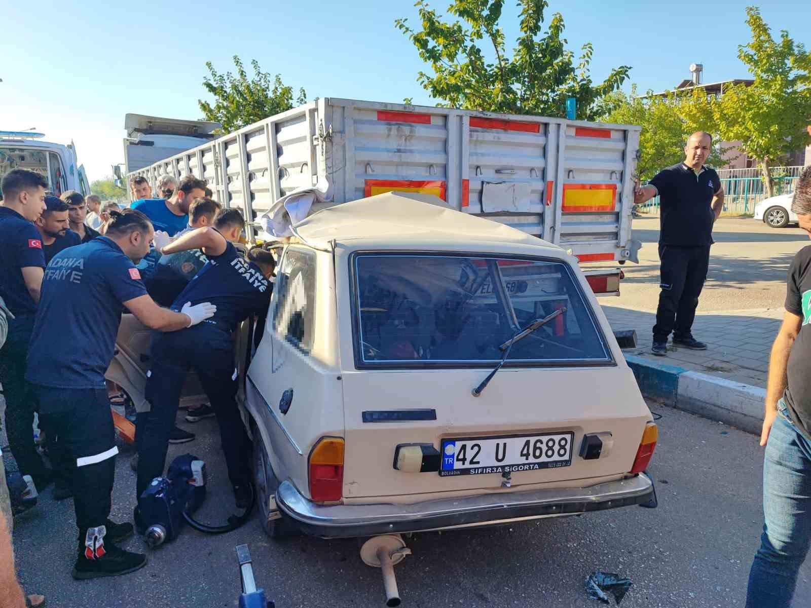 ADANA’DA OTOMOBİLİN KAMYONA ARKADAN ÇARPMASI SONUCU 1 KİŞİ YARALANDI.