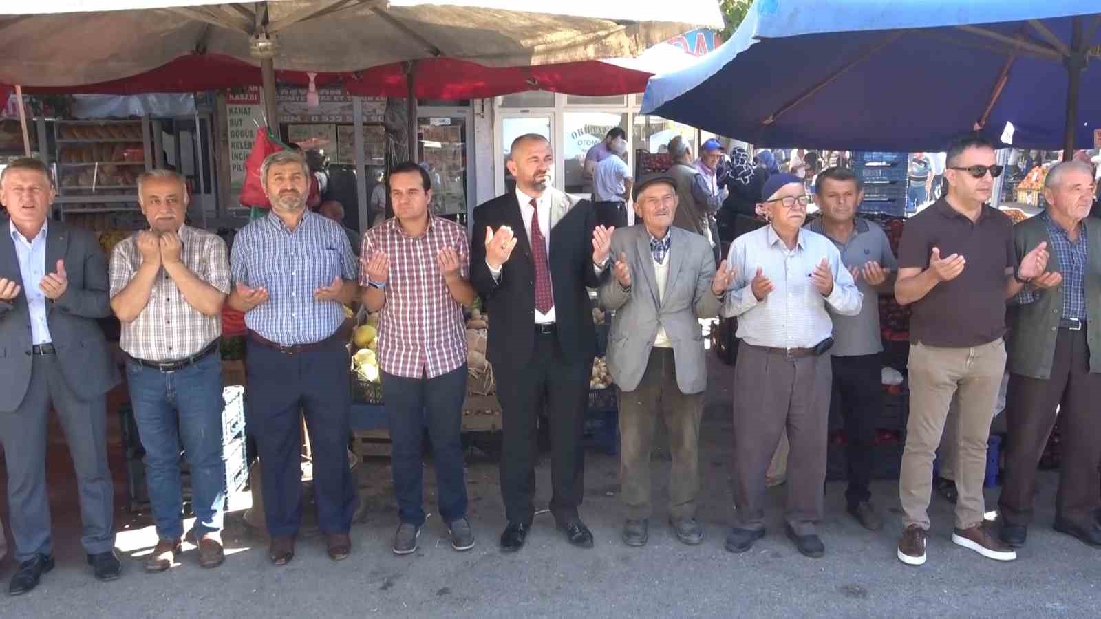 BURSA’NIN ORHANELİ İLÇESİNDE 700 YILDIR KURULAN BEYCE PAZARI’NDA KÖYLÜLER KENDİ
