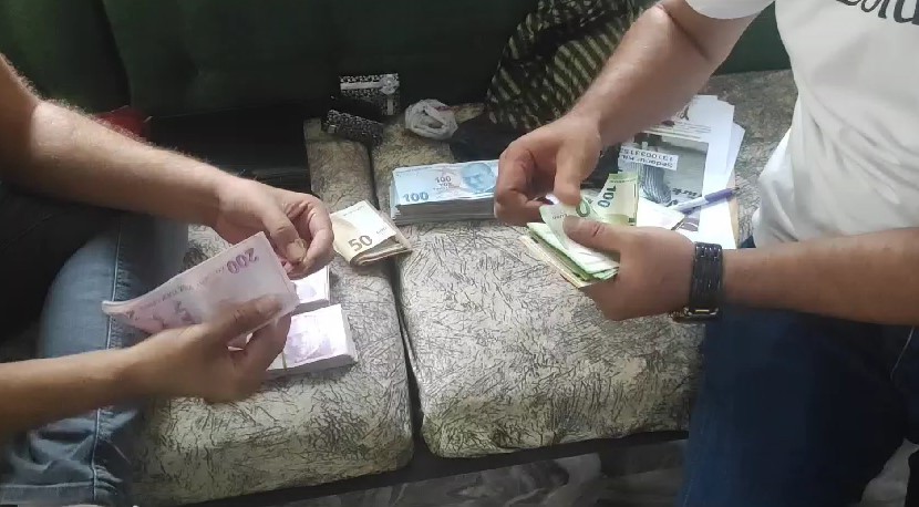 Bursa’da evlere “kart-film” yöntemiyle giren ve toplamda 5 milyon liraya