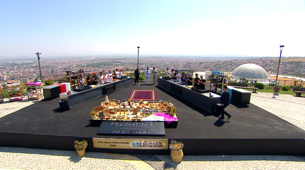 Tv8’in çok sevilen yarışma programlarından MasterChef, Balıkesir’e konuk oldu. Programın