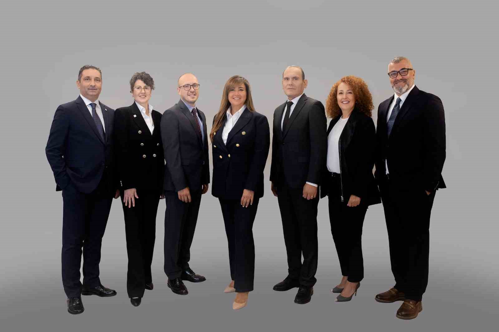 ÇELEBİ GIDA VE LİTTLE CAESARS TÜRKİYE CEO’SU BANU ARIDURU (ORTADA),