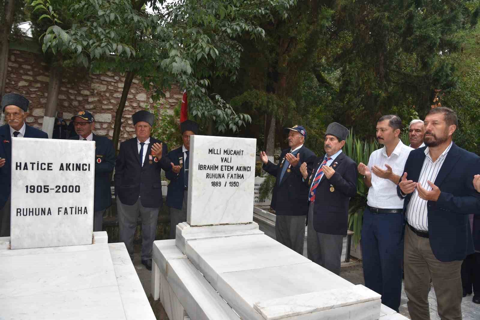 SINDIRGI’DA KUVA- Yİ MİLLİYE KAHRAMANLARI UNUTULMADI