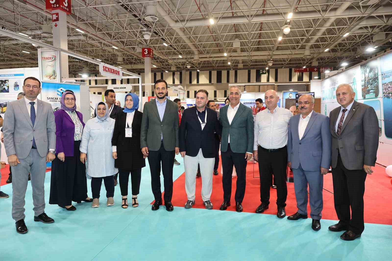 SULTANGAZİ BELEDİYESİ VE ‘IŞIK SULTANGAZİ’DEN YÜKSELİR’ SLOGANIYLA SULTANGAZİ’DE AYDINLATMA ALANINDA