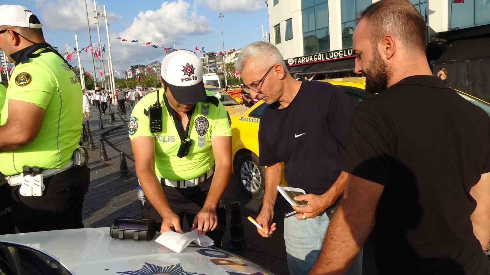 BİR SÜRÜCÜYE CEZA YAZILMA ANI