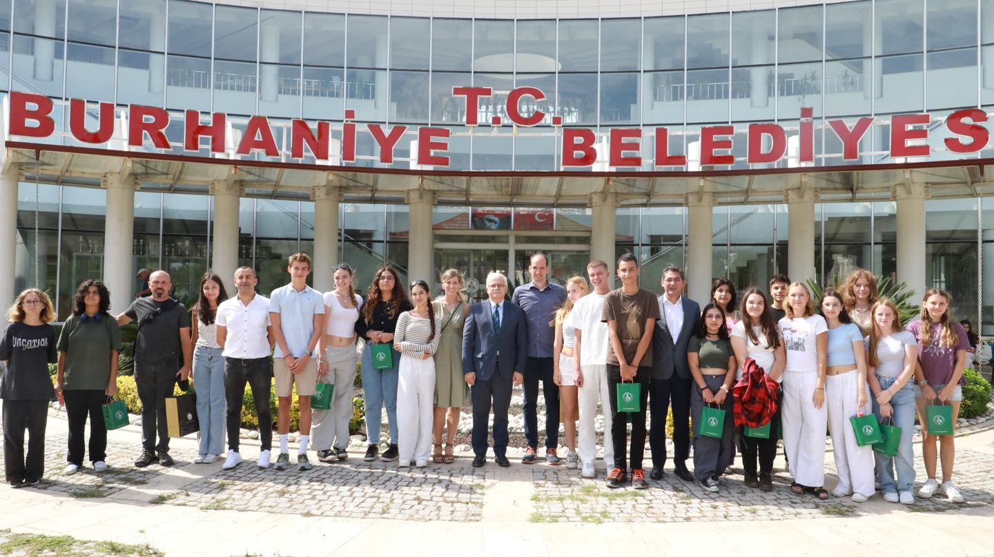 Türk-Alman dostluğu Burhaniye’de pekişiyor 2011 YILINDAN İTİBAREN DEVAM ETMEKTE OLAN HÜRTH VE BURHANİYE ARASINDAKİ