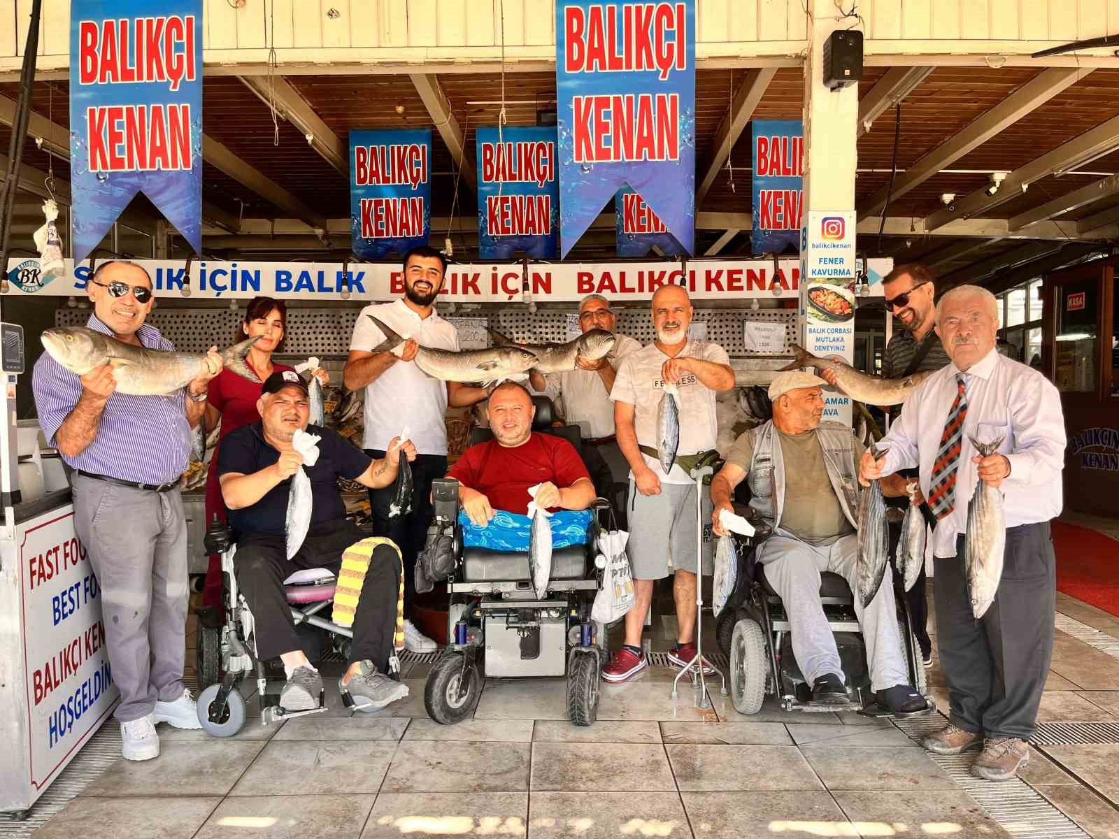 Türkiye Deniz Canlıları Müzesi engelli vatandaşları ağırladı BEYLİKDÜZÜ’NDE BULUNAN VE GİRİŞLERİ ÜCRETSİZ OLAN TÜRKİYE DENİZ CANLILARI MÜZESİ’NİN