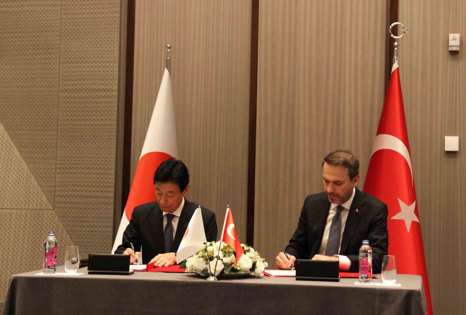 TÜRKİYE-JAPONYA ENERJİ FORUMU’NUN BAŞLATILMASINA İLİŞKİN ORTAK BİLDİRİ İMZALANDI