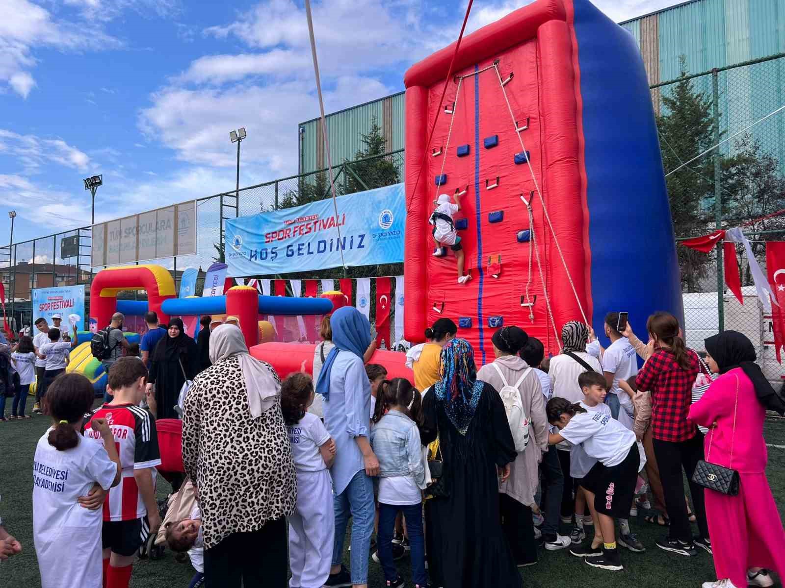 TUZLA SPOR FESTİVALİ’NDE ÇOCUKLAR DOYASIYA EĞLENDİ