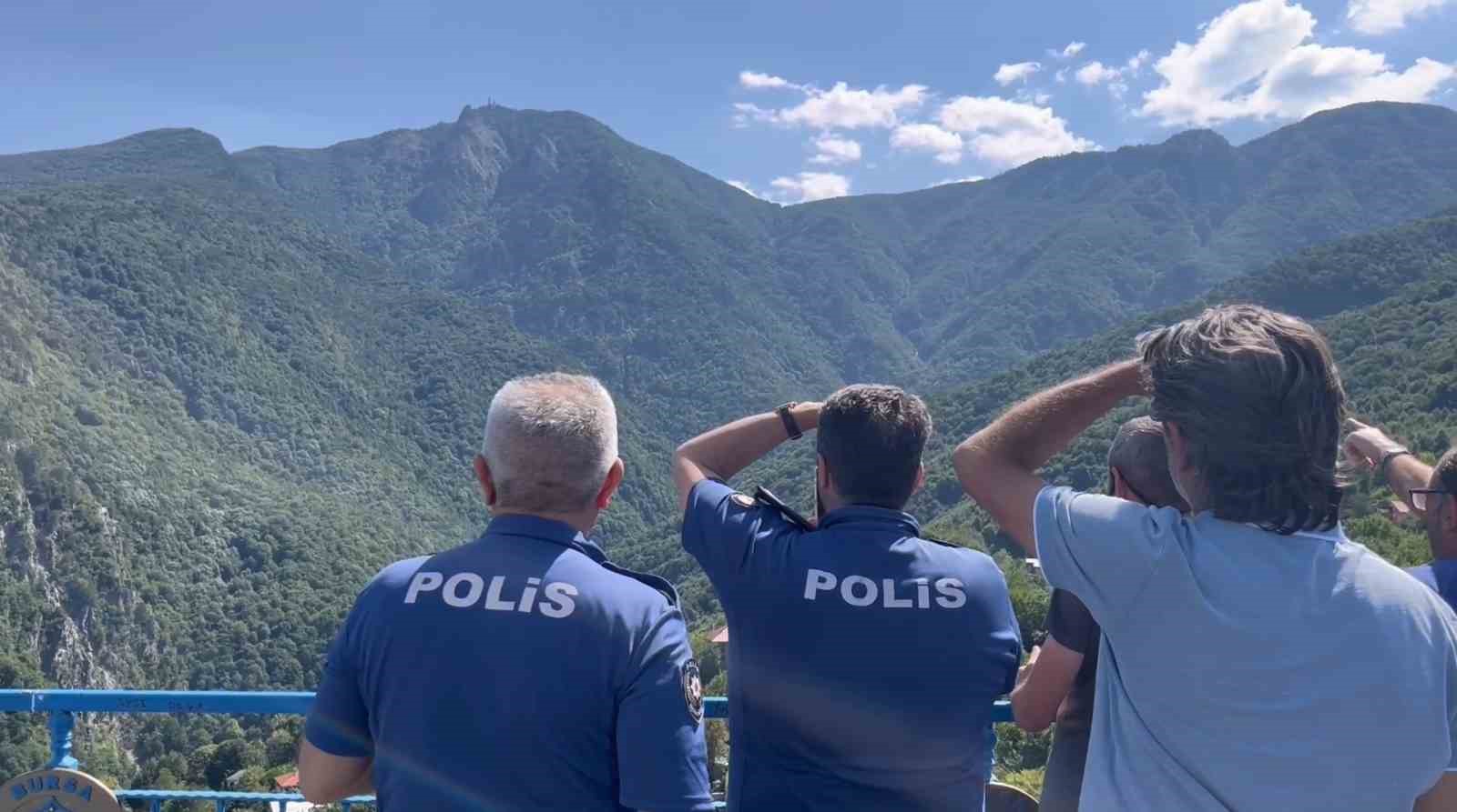 EKİPLER CESEDİN BULUNDUĞU BÖLGEYE ULAŞMAK İÇİN ÇALIŞMALARINI SÜRDÜRÜYOR