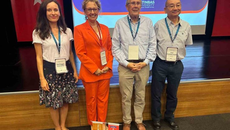 Yabancı dil öğrenme yöntemleri Altınbaş Üniversitesi’nde konferansta konuşuldu