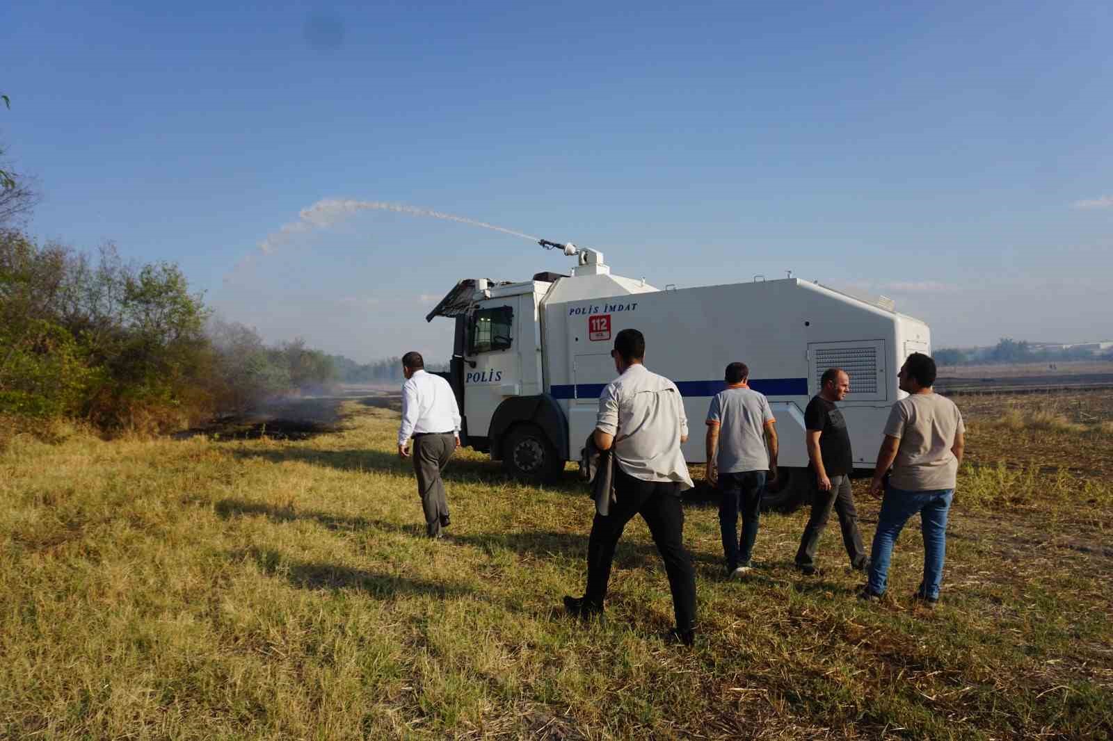 Yangına TOMA’lı müdahale YANGIN KORKUTTU: İLK MÜDAHALEYİ BÖLGEDEKİ SİTE SAKİNLERİ YAPTI