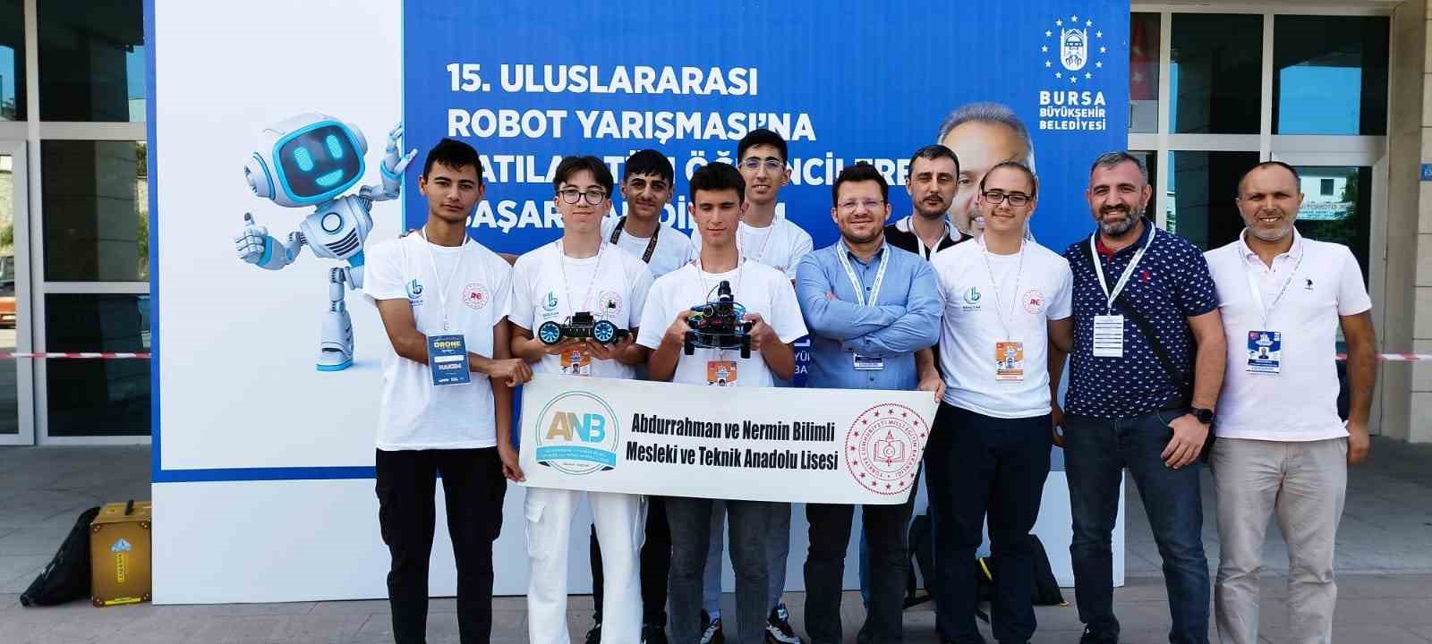 MEB ROBOT YARIŞMASI'NDA BU YIL 81 İL VE 18 ÜLKEDEN