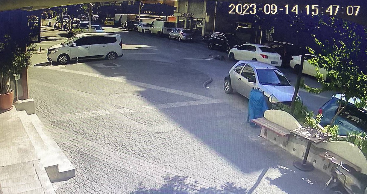 NTALYA'NIN MANAVAGT İLÇESİNDE YOLUN KARŞISINA GEÇMEYE ÇALIŞAN 9 YAŞINDAKİ ÇOCUĞA