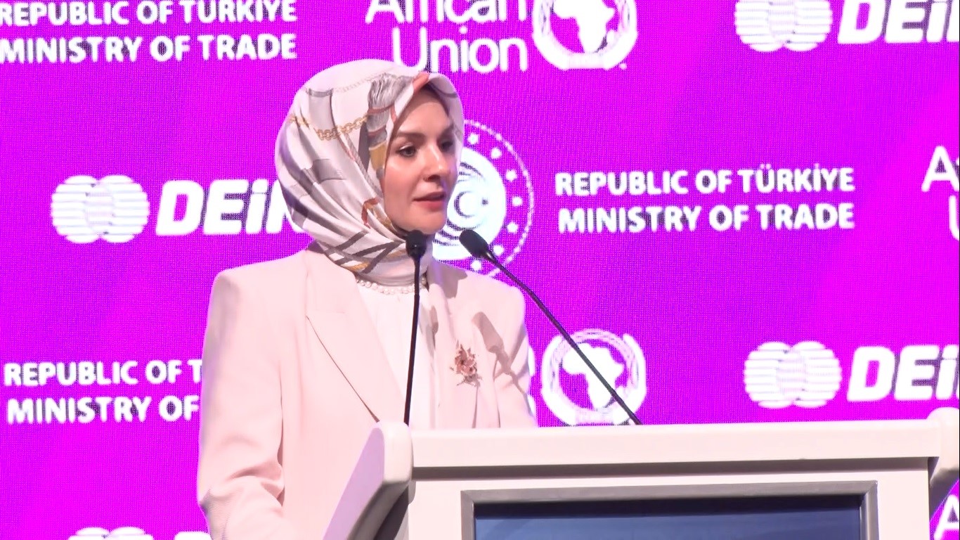 “2023 Temmuz ayı itibariyle Türkiye’deki kadın çalışan sayısı 10 milyonu aştı” AİLE VE SOSYAL HİZMETLER BAKANI MAHİNUR ÖZDEMİR GÖKTAŞ, KADIN İSTİHDAMINI