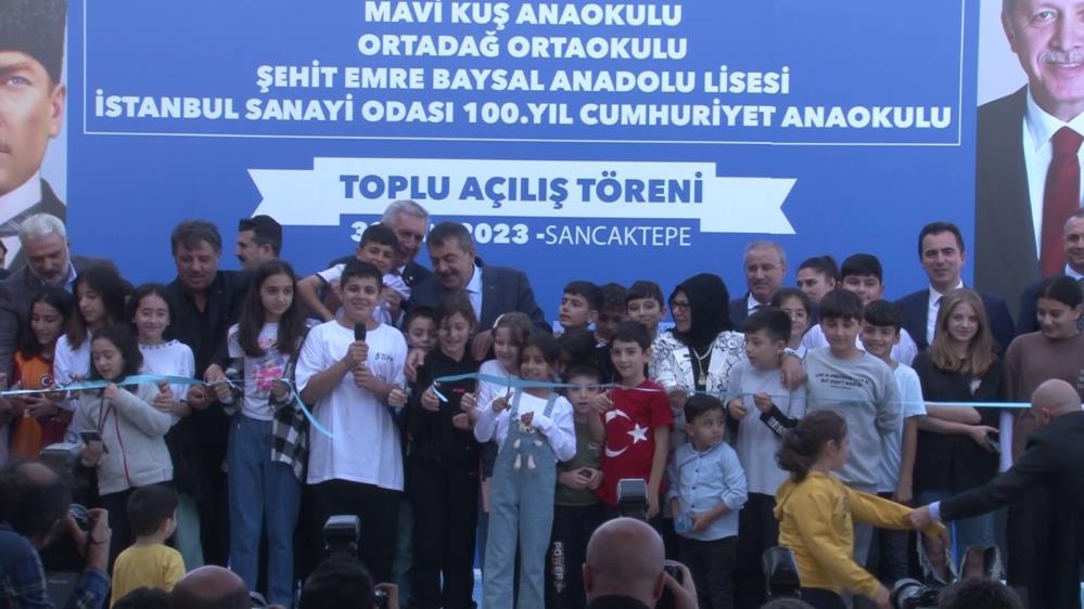 Bakan Tekin: Çocuklarınızın başarısı için eğitim öğretim sürecini biraz daha yakından takip edin Sancaktepe’de düzenlenen toplu okul açılış törenine katılan Milli Eğitim Bakanı