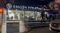 Dilan Polat’ın eşi Engin Polat’a ait kuaföre kimliği belirsiz kişi