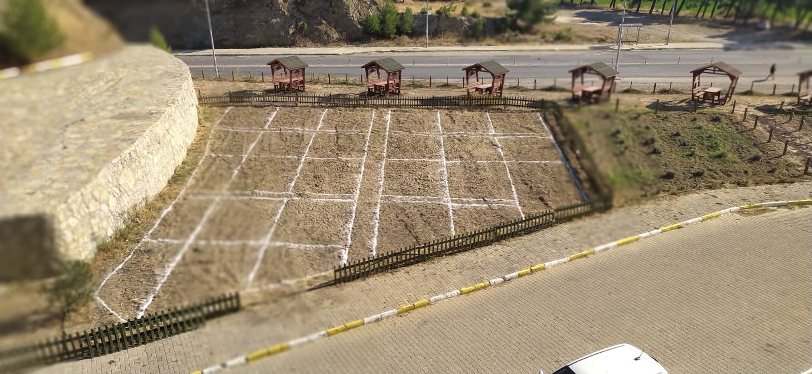 Üniversite, Burhaniye’de hobi bahçesi oluşturdu..Personel sebze yetiştirecek.. Burhaniye Uygulamalı Bilimler Fakültesi, kampüs alanı içerisinde bulunan ekilebilir alanı