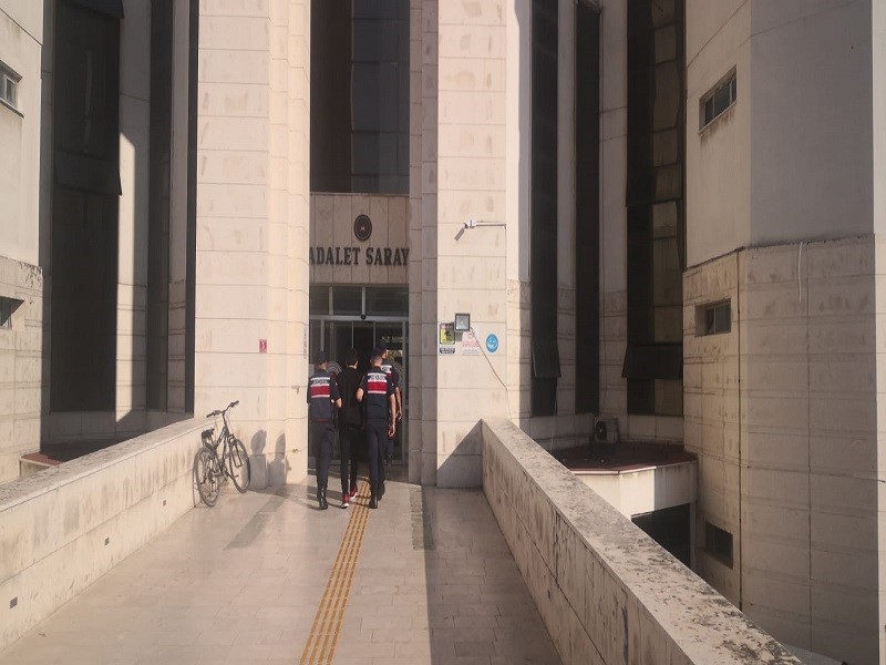 Kepsut’ta FETÖ/PDY Silahlı Terör örgütüne üye olmak suçundan hakkında 6
