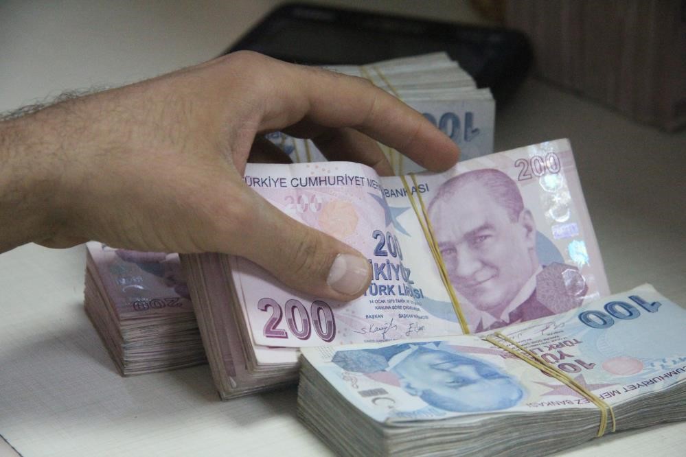 Gaziantep’te bir kuyumcuda yanlış hesaplama sonucu altın bozdurmaya gelen çifte