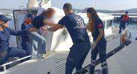 Ayvalık açıklarında bir dalış teknesinde rahatsızlanan yolcu Sahil Güvenlik tarafından