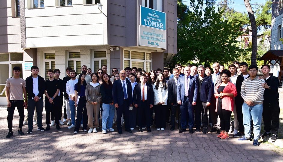 Balıkesir üniversitesi (BAÜN) Rektörü Prof. Dr. Yücel Oğurlu Balıkesir Üniversitesi