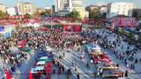 Bağcılar Belediyesi tarafından Cumhuriyet’in 100. yılı nedeniyle klasik otomobillerle Cumhuriyet