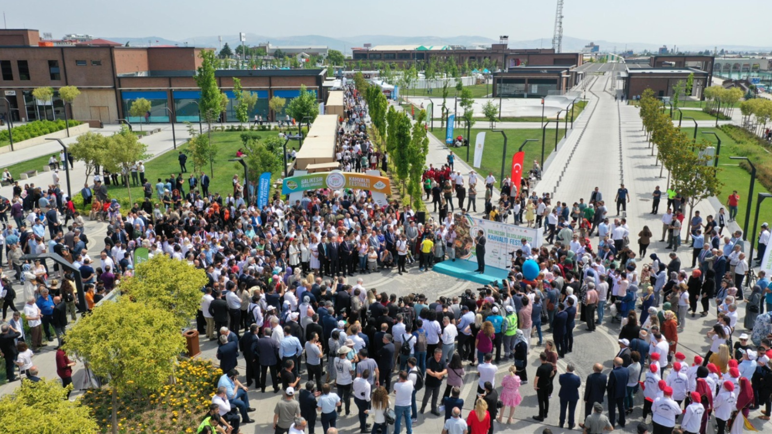 İsrail’in Gazze’ye saldırması ve bölgede yaşanan insanlık dramının ardından Balıkesir’de