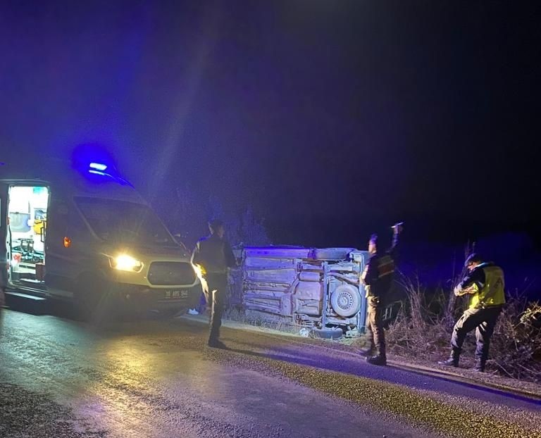 Gönen’de kamyonet ile traktörün çarpıştığı kazada 1 kişi hayatını kaybetti,