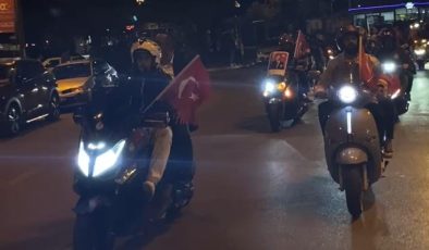 Bandırma’da Cumhuriyet için scooter ve motosiklet turu atıldı