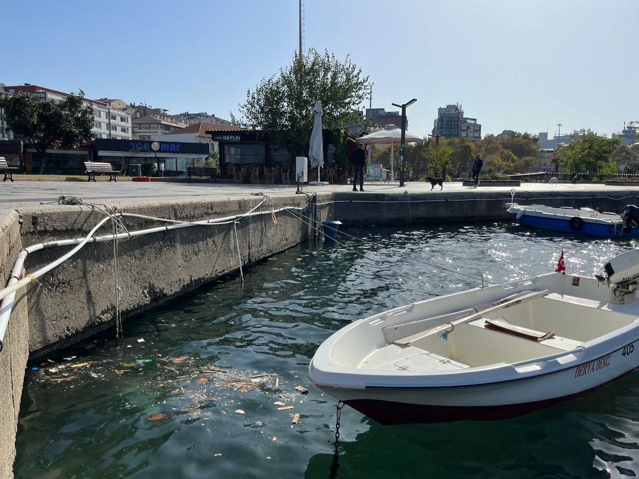 Bandırma’nın hakim rüzgarı poyraz yerini lodosa terk edince limanı çöp